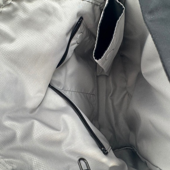 TUMI Voyageur Denver Black Nylon Backpack & TUMI Alpha ID Leather Wallet Set - Picture 11 of 16